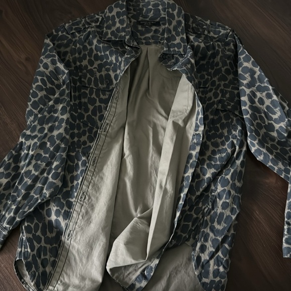 Button Down Shirt with Pattern - Picture 6 of 8